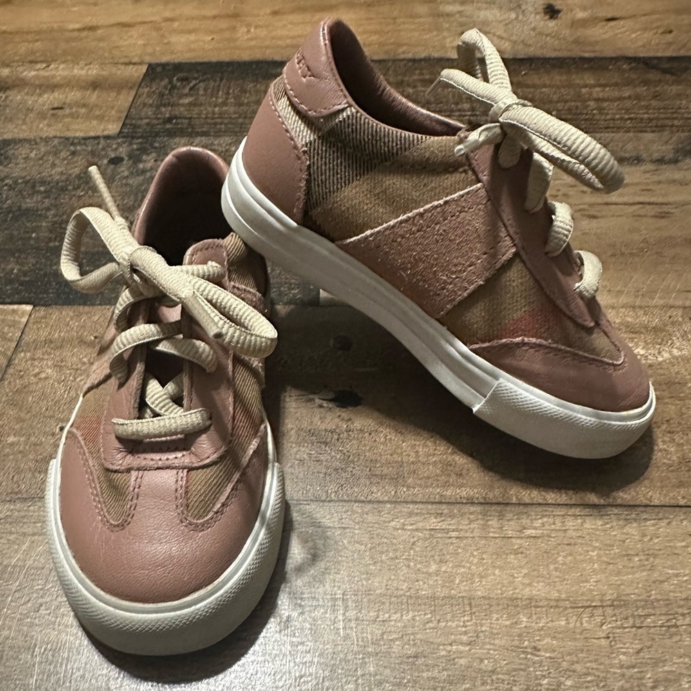Burberry Toddler Sneakers - Picture 6 of 9